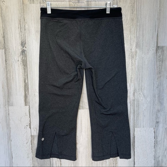 Lululemon Tadasana Grey Cropped Capri Slit Yoga Pants Size 8 - Picture 5 of 10